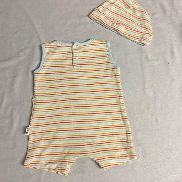 Ellen Degeneres - Colorful Striped Baby Romper and hat set - Picture 3 of 3
